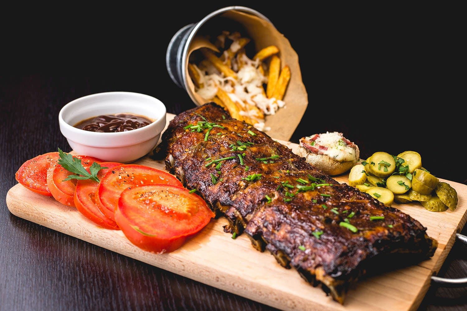 Spare ribs mooi gepresenteerd op bord in Martin-stijl